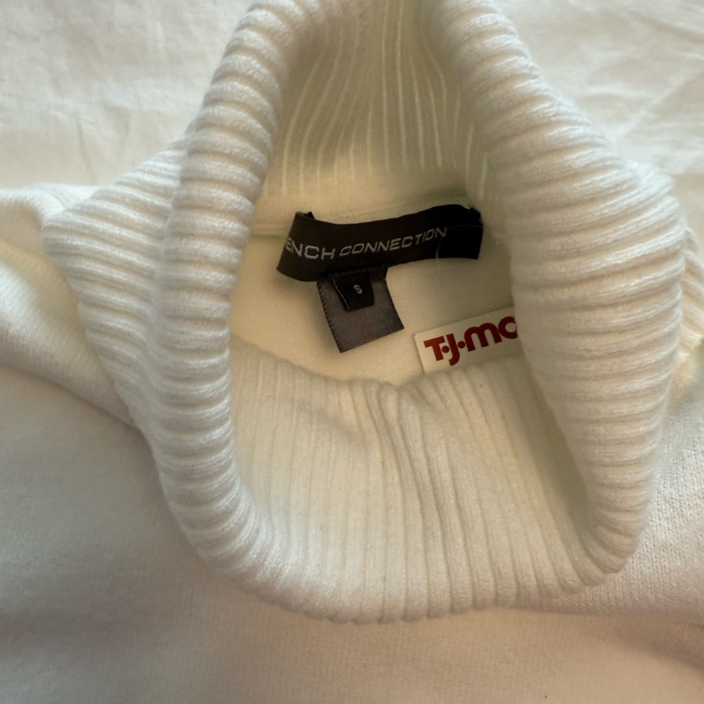 French Connection Women's Turtleneck Sweater - Cream and Burgundy - Picture 5 of 5